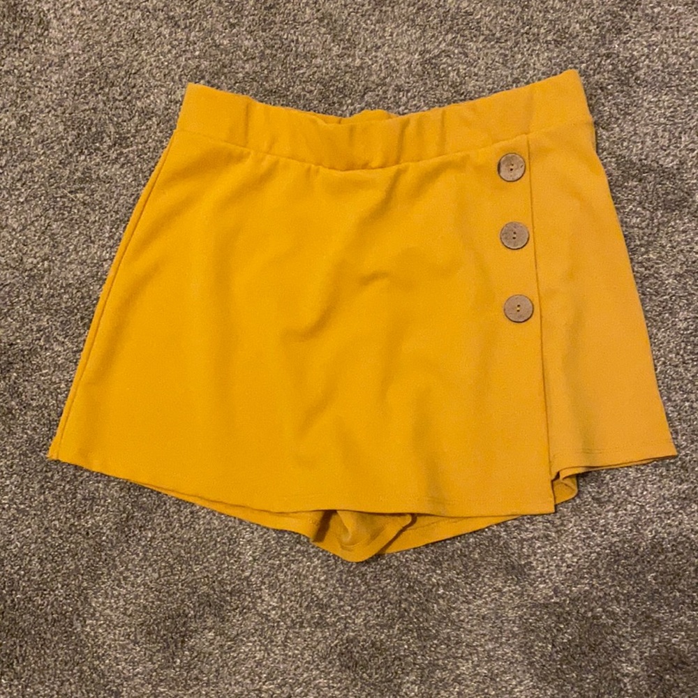 Yellow skort